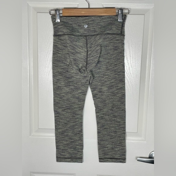 Lululemon Align Crop Pant Twillines Ice Gray/Black Size 4 - Picture 8 of 11